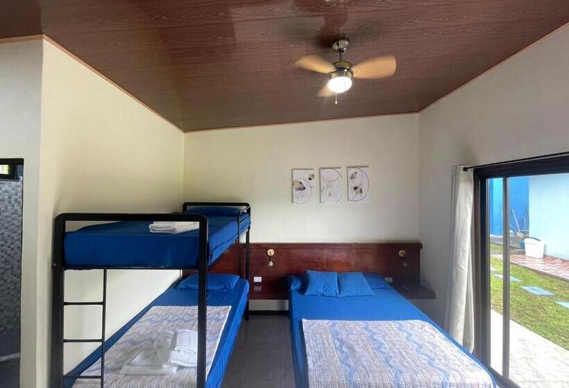 غرفة قياسية رباعية, Posada Miradia