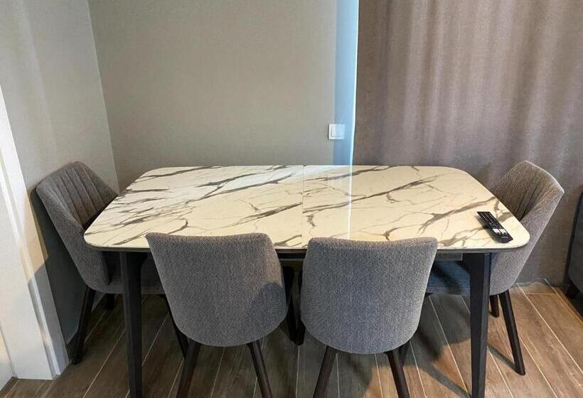 דירת חדר, Pomruj Suites