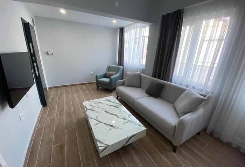 דירת חדר, Pomruj Suites