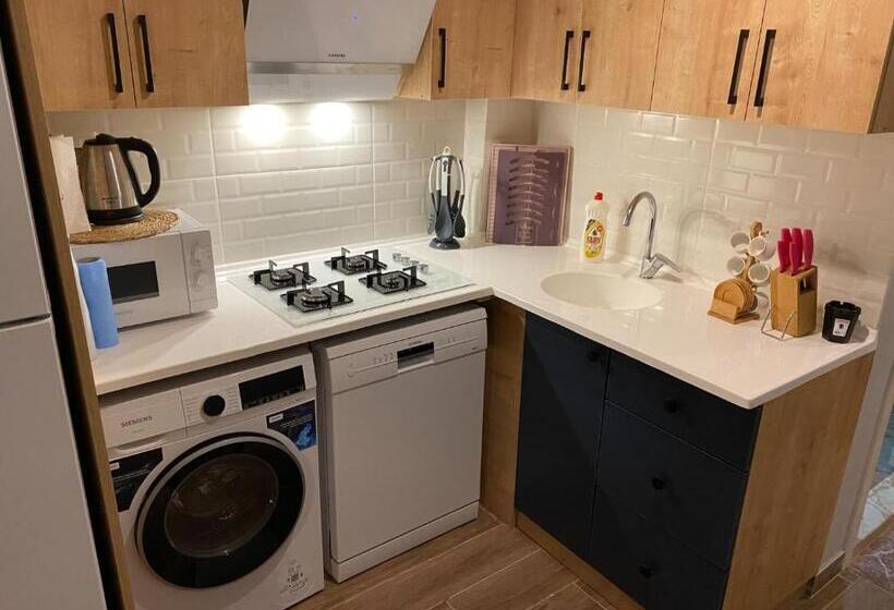 דירת חדר, Pomruj Suites