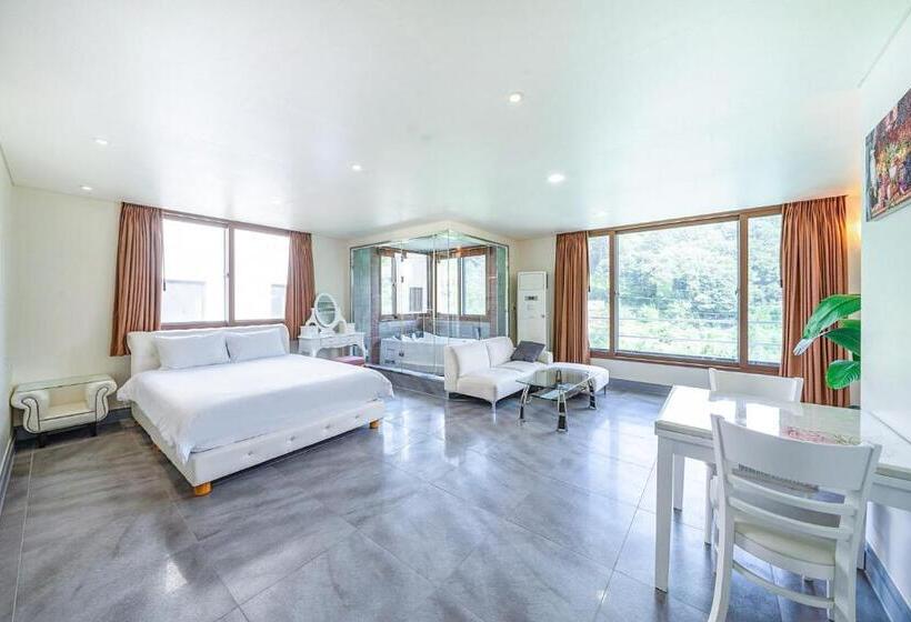 豪华房间, Die Pause Pool Villa Pension