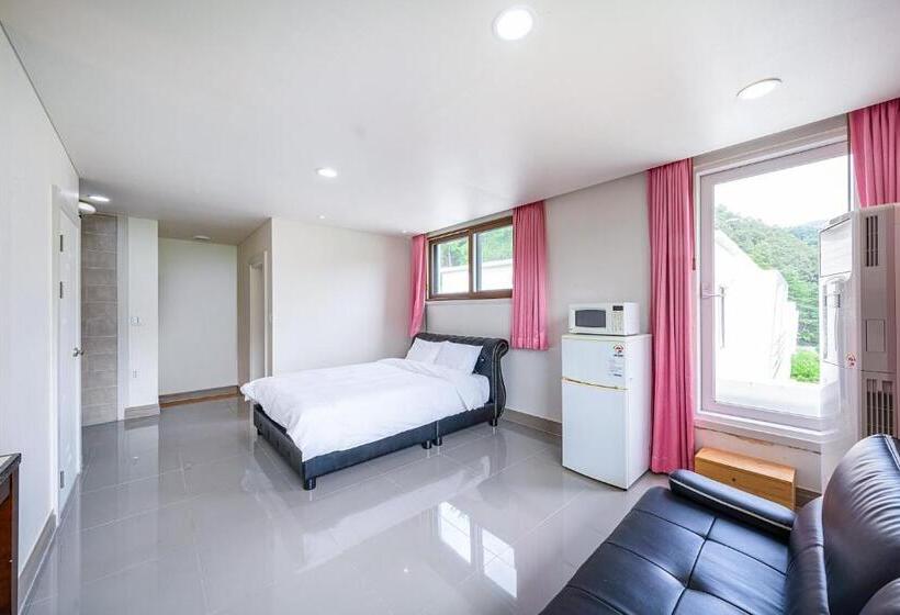 Quarto Estandar, Die Pause Pool Villa Pension