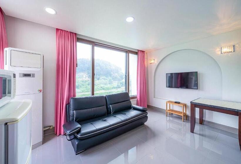 Quarto Estandar, Die Pause Pool Villa Pension