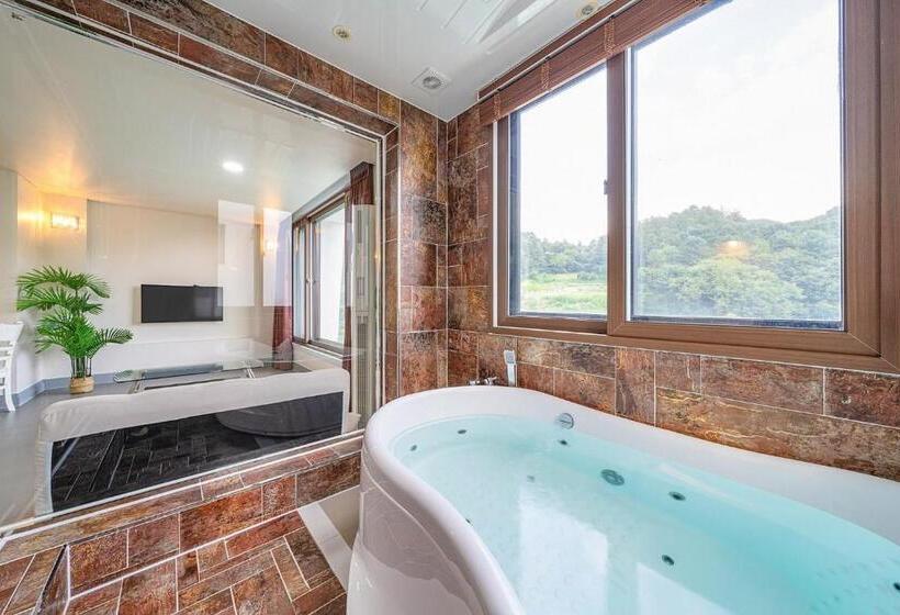 Quarto Deluxe, Die Pause Pool Villa Pension