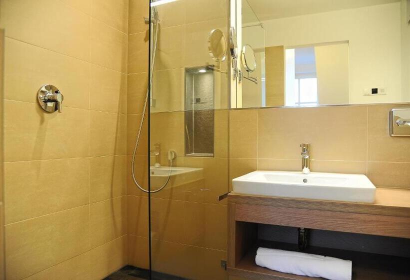 Люкс, Anlage Starick