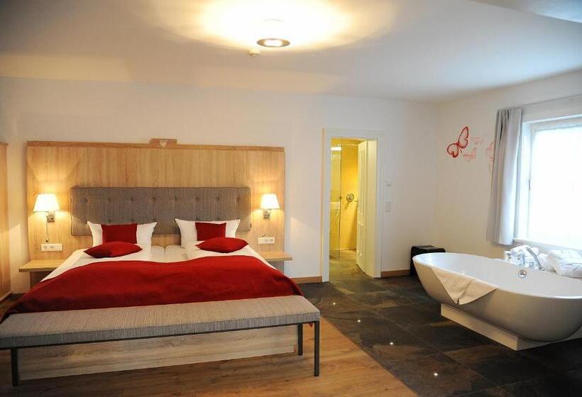 Люкс, Anlage Starick