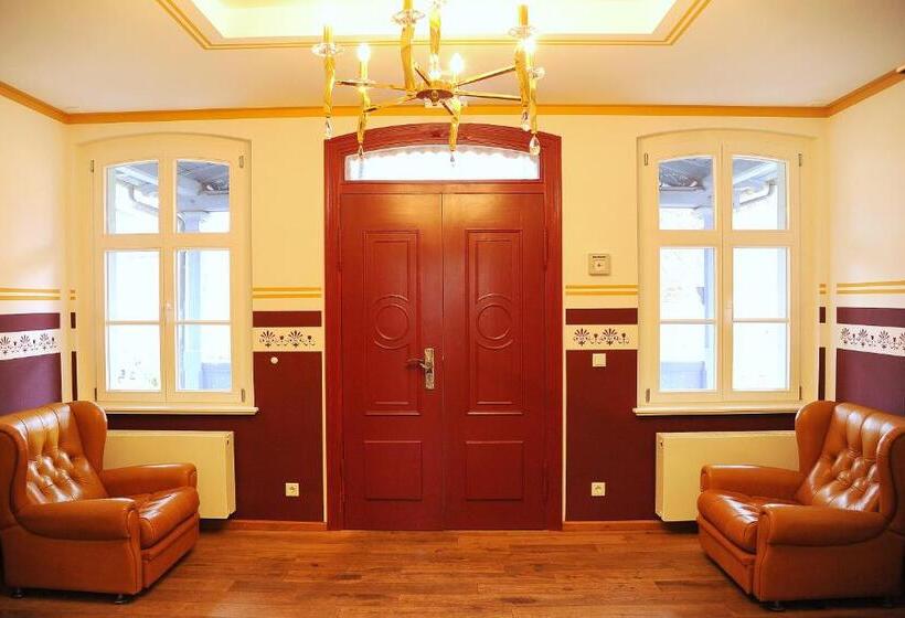 Номер Deluxe, Anlage Starick