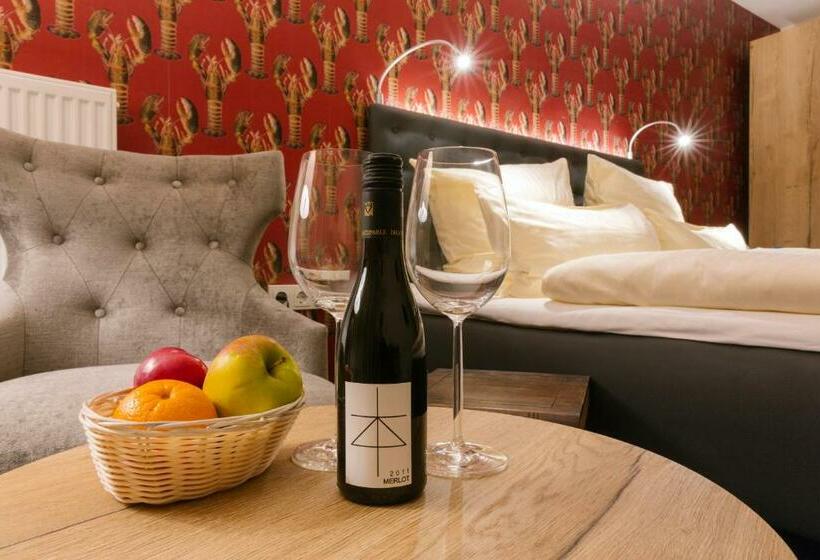 オーシャンビュースタンダードルーム, Auf Den Hummerklippen