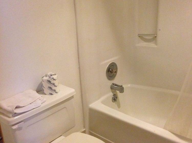 غرفه قياسيه سريرين مزدوجين, Cloud 9 Inn