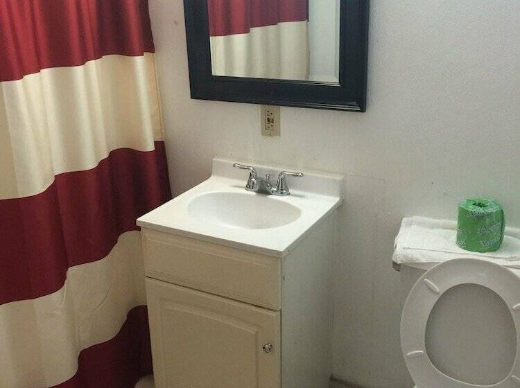 غرفه قياسيه سريرين مزدوجين, Cloud 9 Inn