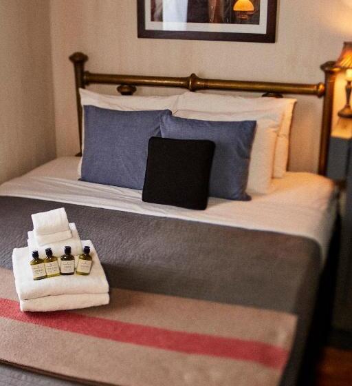 스탠다드 룸 공동 욕실, Crew S Quarters Boarding House   Caters To Men