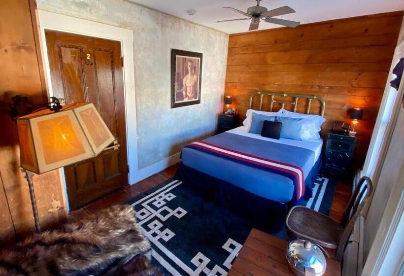 디럭스 룸, Crew S Quarters Boarding House   Caters To Men