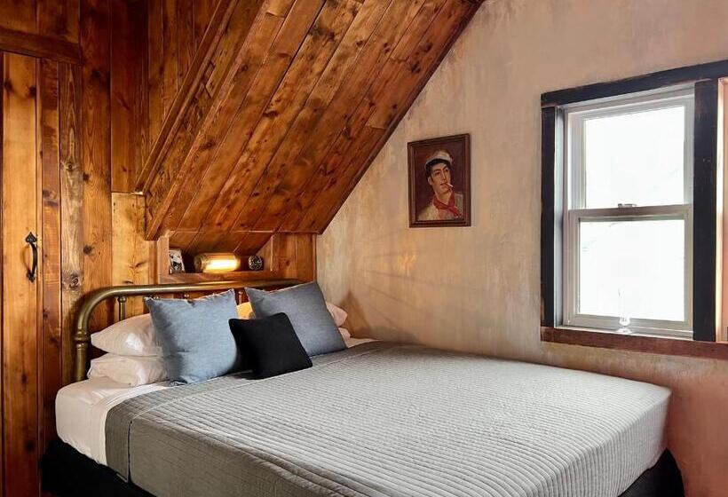 디럭스 룸, Crew S Quarters Boarding House   Caters To Men