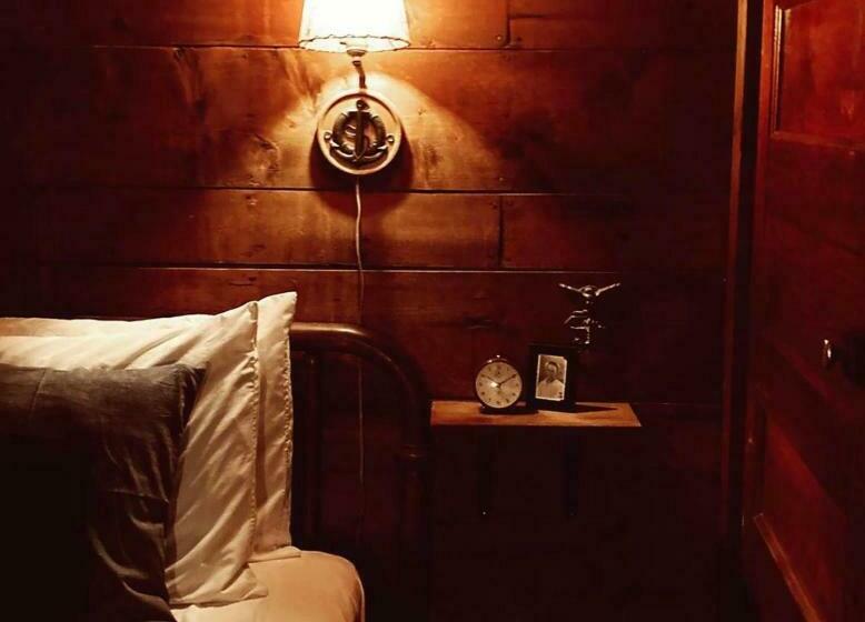 스탠다드 룸 공동 욕실, Crew S Quarters Boarding House   Caters To Men