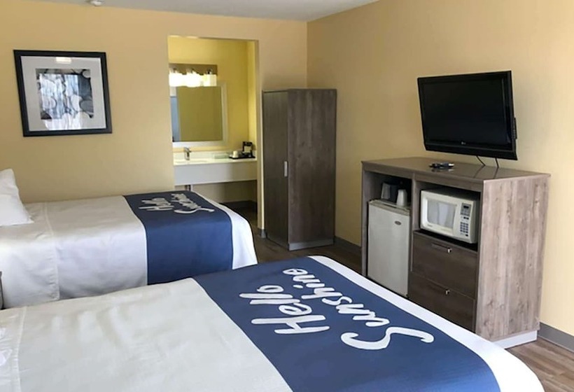 Номер Стандарт 2 Двуспальные Кровати, Days Inn By Wyndham Cape Carteret