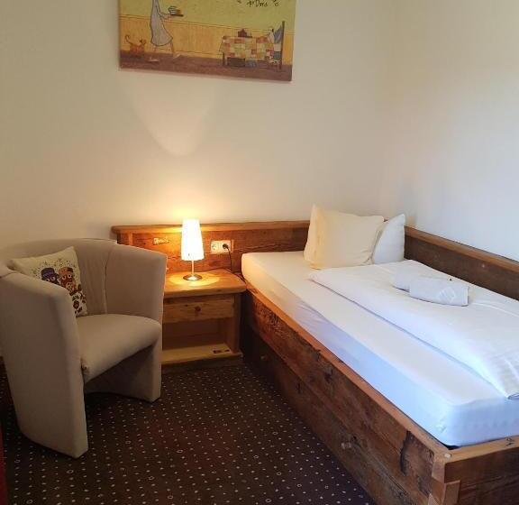 スタンダードシングルルーム, Der Blankhof Back To Roots