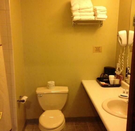 חדר סטנדרט עם מיטת קינג, Fred's Inn Restaurant & Lodging