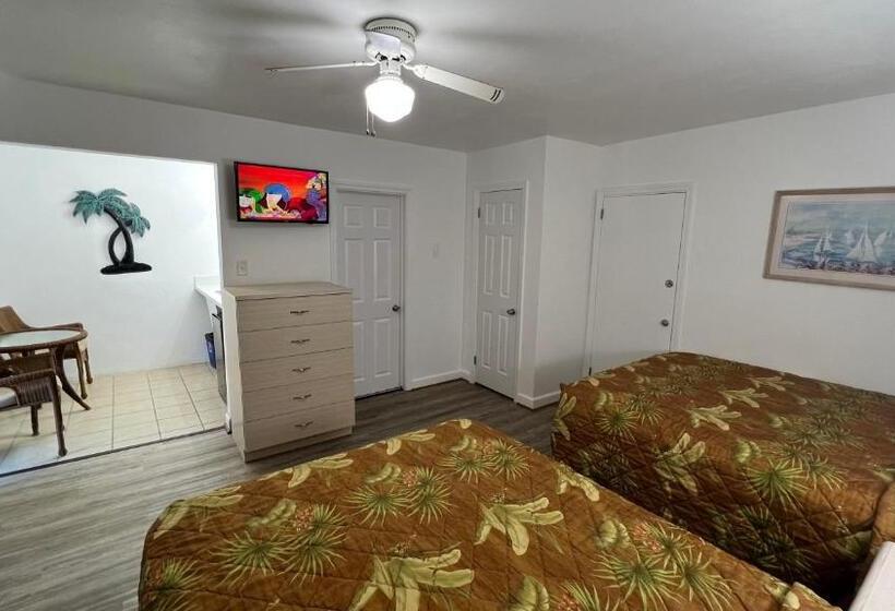 발코니 디럭스 룸, Riviera Resort & Suites