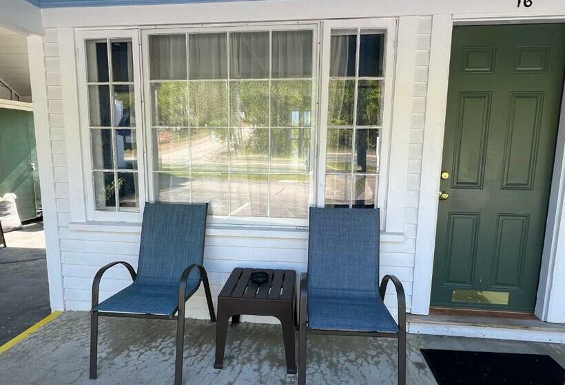 غرفة قياسية, School House Inn