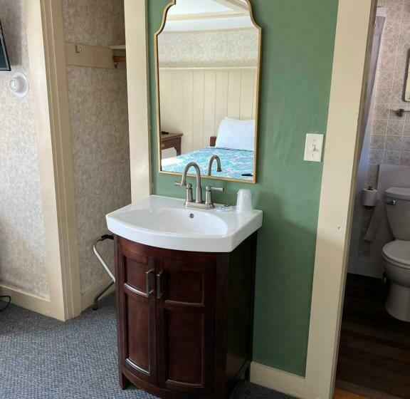 غرفة قياسية, School House Inn