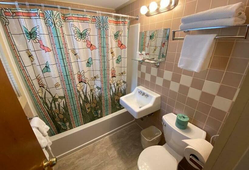 Номер Стандарт, School House Inn