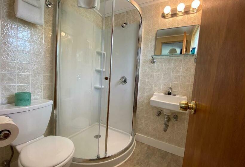 غرفة قياسية, School House Inn