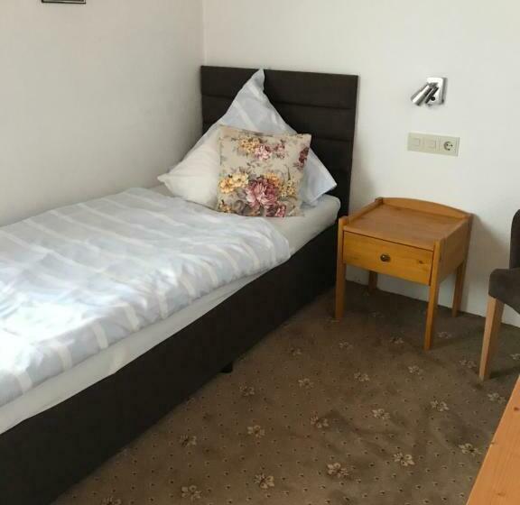 标准单人间, Tannenhof