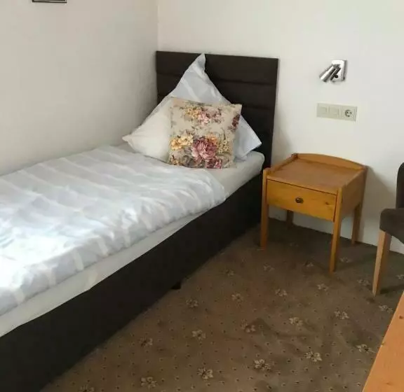 Standard Yhden Hengen Huone, Tannenhof