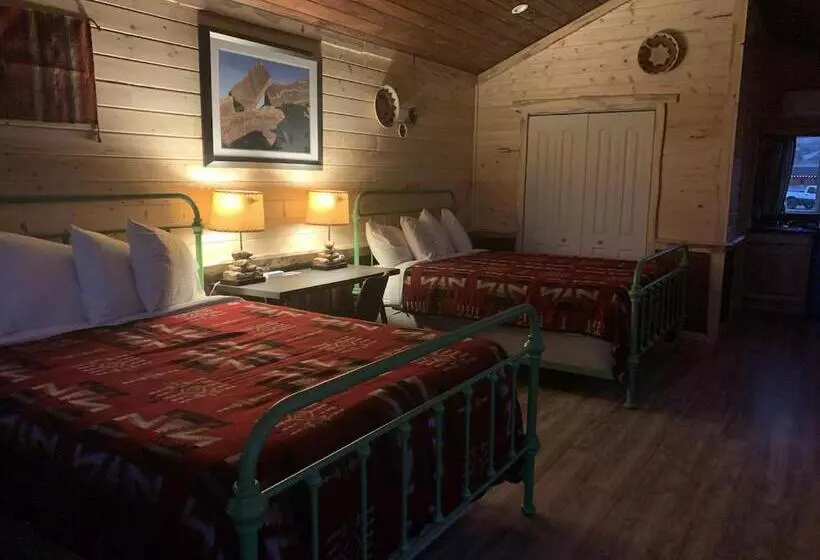 Standard-studio, The Rim Rock Inn