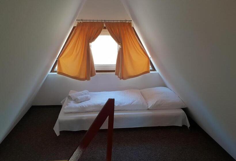 샬레, Zajazd Pod Niedźwiedziem