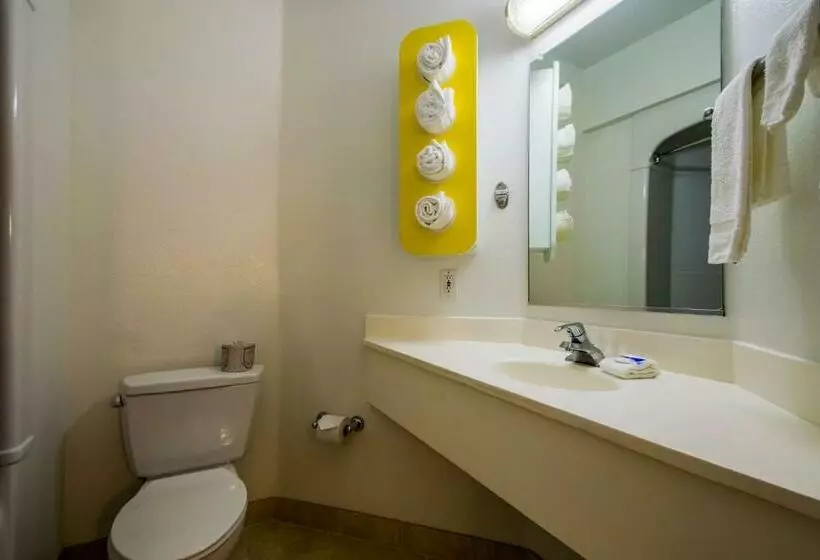 اتاق پریمیوم چهارنفره, Motel 6 Portland, Or   I 5