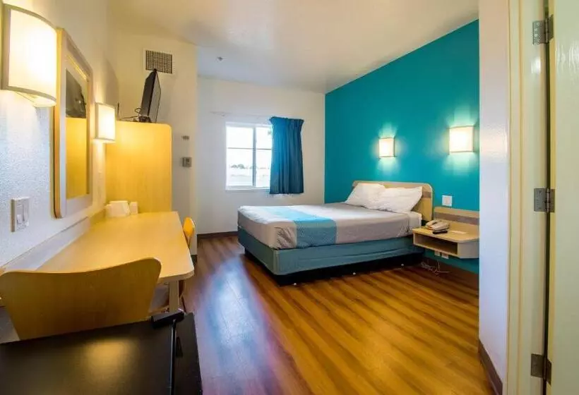 اتاق پریمیوم چهارنفره, Motel 6 Portland, Or   I 5