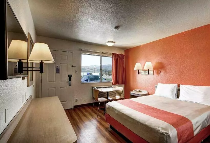 Standard-invahuone, Motel 6 Wells