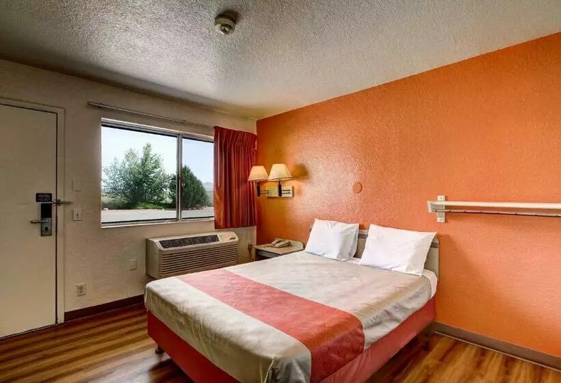 Standard-invahuone, Motel 6 Wells