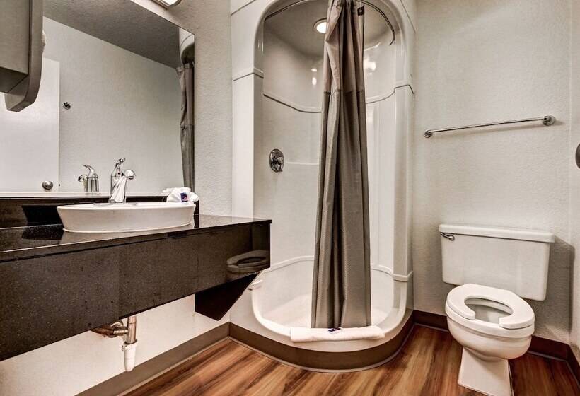 غرفة ديلوكس, Motel 6 Wells