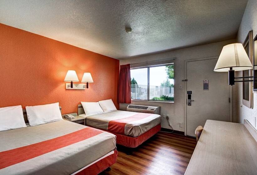 豪华房间, Motel 6 Wells