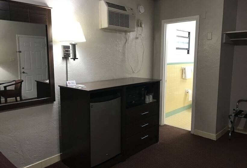 غرفه قياسيه سريرين مزدوجين, Silver Princess Motel