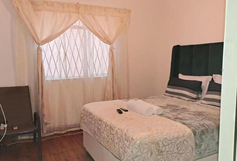 이코노미 룸, Hkm Guest House