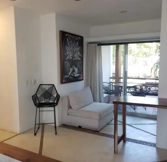 Superior-studio, Casa Candra