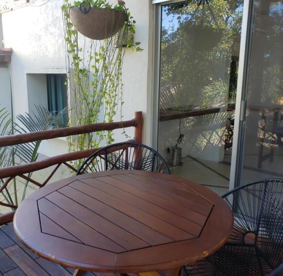 סטודיו סופריור, Casa Candra