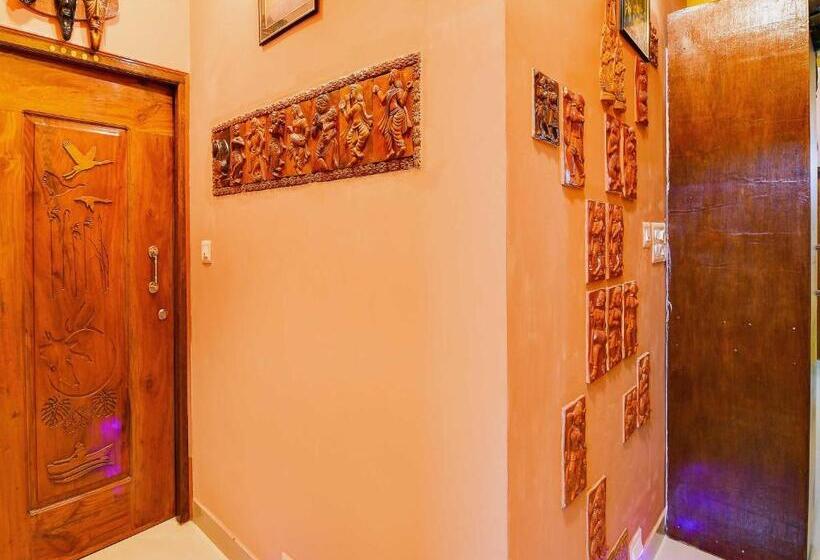 Classic Kolmen Hengen Huone, Oyo Flagship Metrortel Guest House