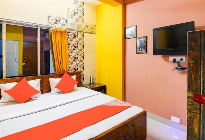 Classic Kolmen Hengen Huone, Oyo Flagship Metrortel Guest House