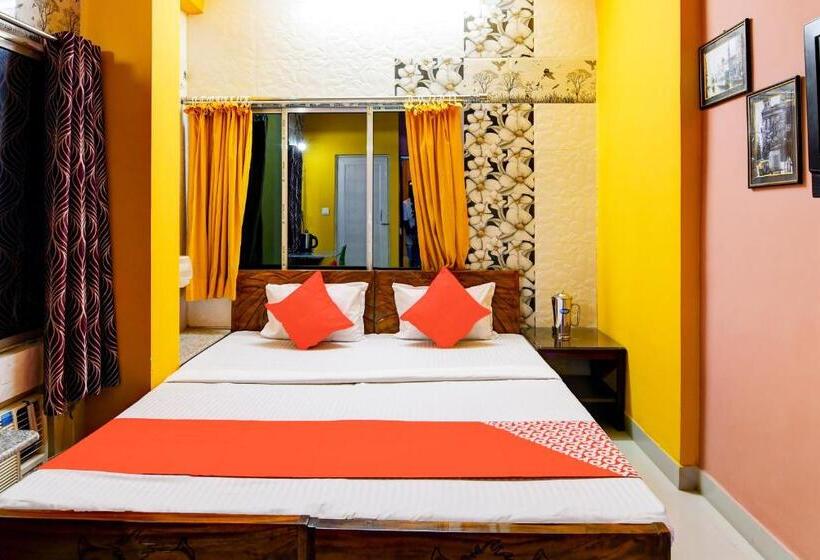 Classic Kolmen Hengen Huone, Oyo Flagship Metrortel Guest House