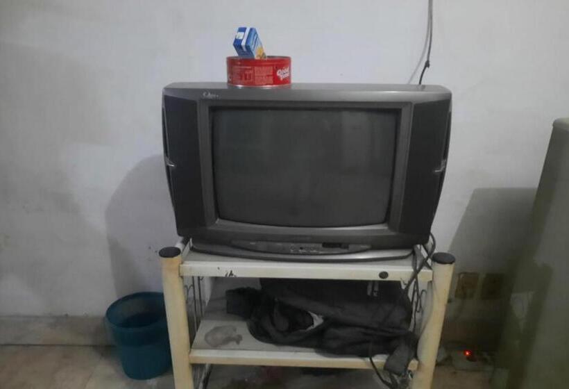 スタンダードルーム, Oyo Life 93160 Kost Jenny Karawang