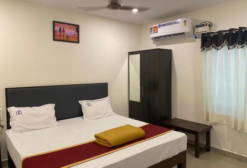 Deluxe Room, Sitar Grand