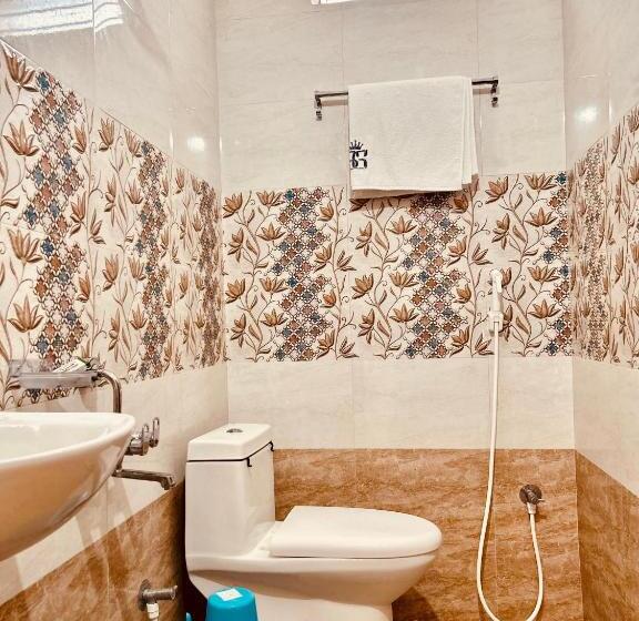 Standard Room, Sitar Grand