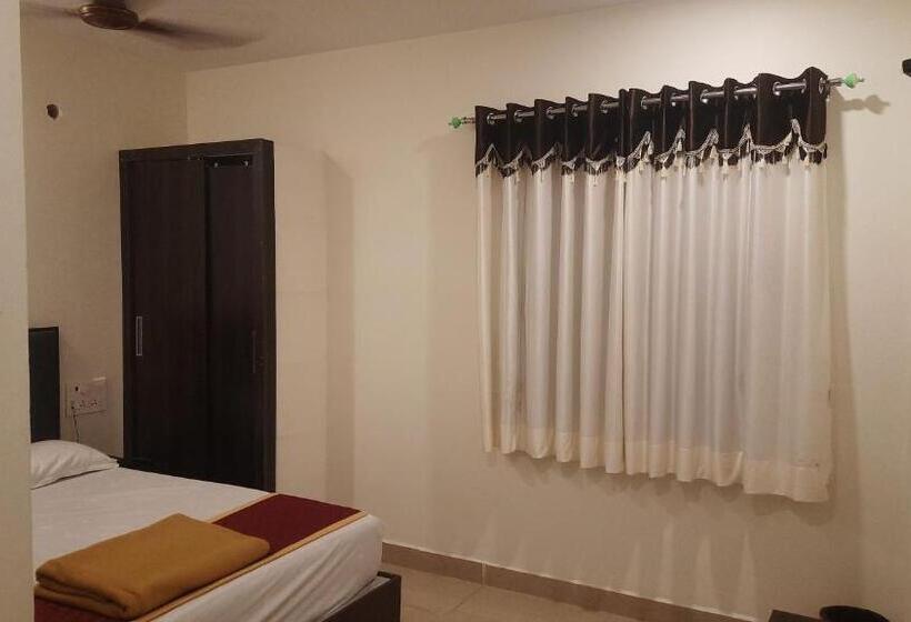 Standard Room, Sitar Grand