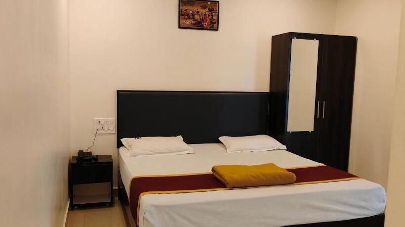 Economy Room, Sitar Grand