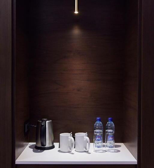 اتاق لوکس, Yogh Hospitality