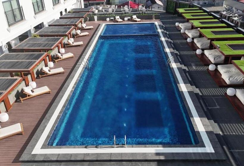 اتاق لوکس, Yogh Hospitality